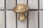 LANE ROUND SINGLE POINT BRASS KNOBS - BRASS